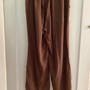 Old Navy Wide Leg Brown Pants, New With Tags! Playa style pull on, flat front.